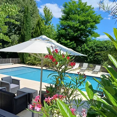 La Longere Bordeaux De Charme Avec Piscine Prázdninový dům *